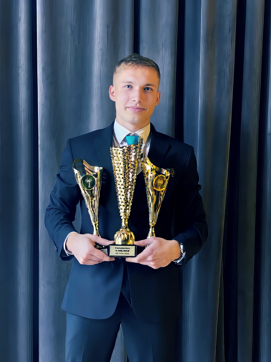 Nagrody w branży ubezpieczeniowej Przemysław Bzura Doradca Ubezpieczeniowy